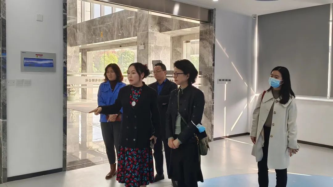 園區(qū)人大工委（政協(xié)工作聯(lián)絡(luò)委）副主任孫燕燕一行走訪協(xié)昌環(huán)保插圖
