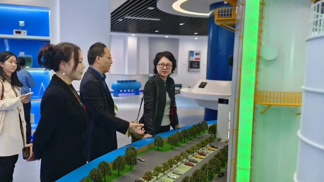 園區(qū)人大工委（政協(xié)工作聯(lián)絡(luò)委）副主任孫燕燕一行走訪協(xié)昌環(huán)保插圖1